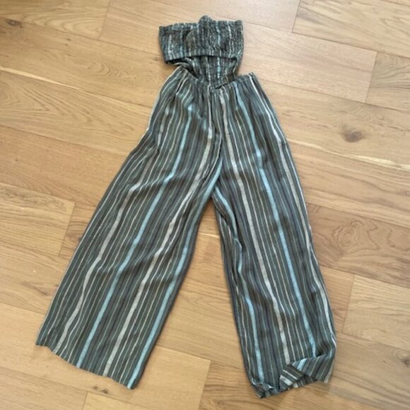 NWOT Aerie Green Striped Smocked Romper Size Medium - Picture 3 of 5